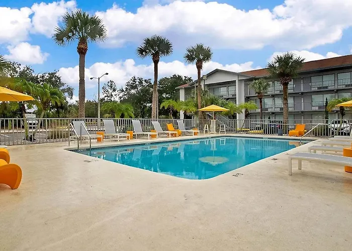 Golf hotels Home 1 Suites Extended Stay - Kissimmee