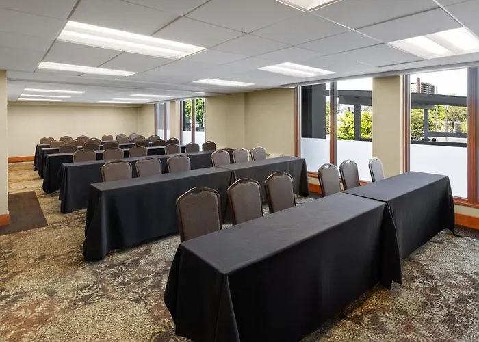 Holiday Inn - Vanderbilt - Dwtn By Ihg