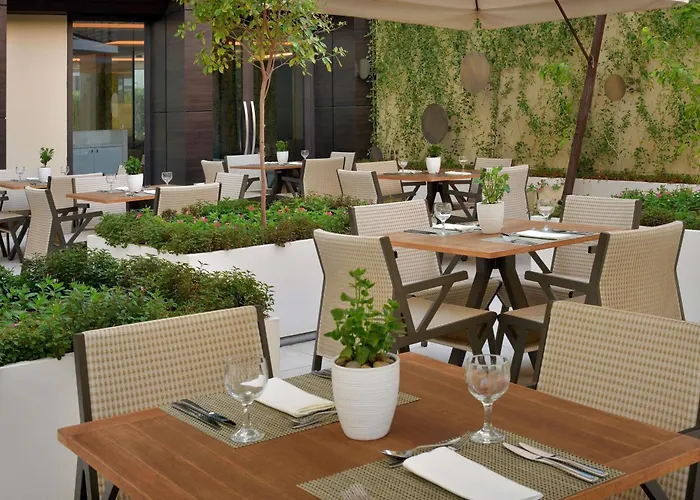Moevenpick Tahlia Jeddah