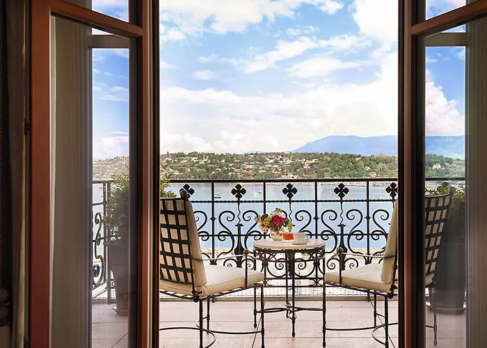 The Woodward - Auberge Collection