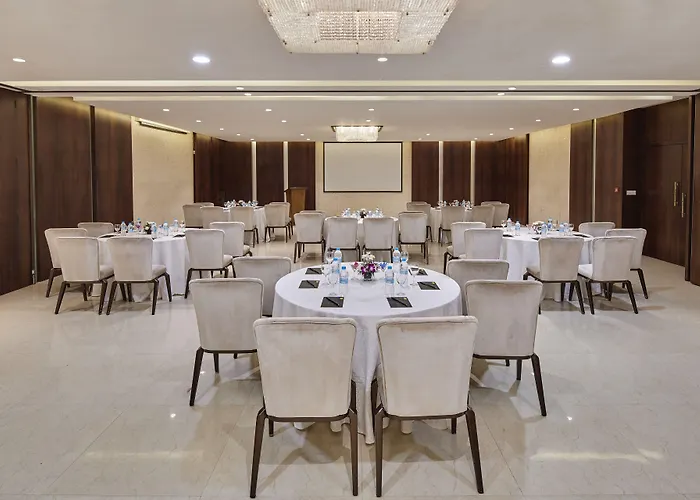 Goldfinch Hotel Mumbai