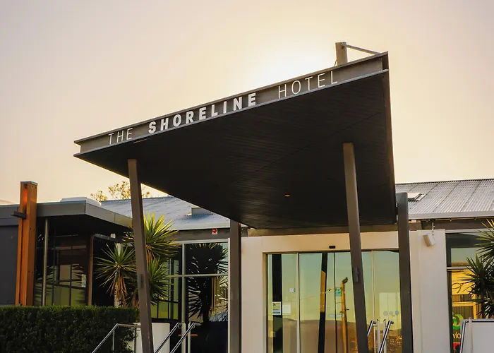 Shoreline Hotel