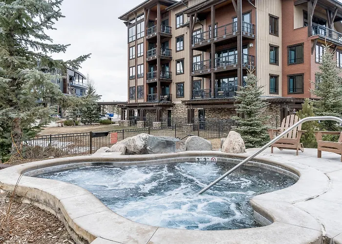 Trailhead Lodge
