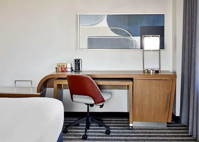 Courtyard By Marriott Nashville Downtown