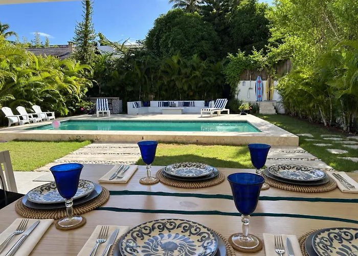 Antonia Spectacular Private Stay With Pool, Just Steps From The Beach, Housekeeping & Kitchen In Exclusive Gated Community