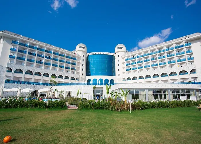  Water Side & Spa