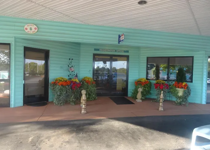 Motel: Express Inn And Suites