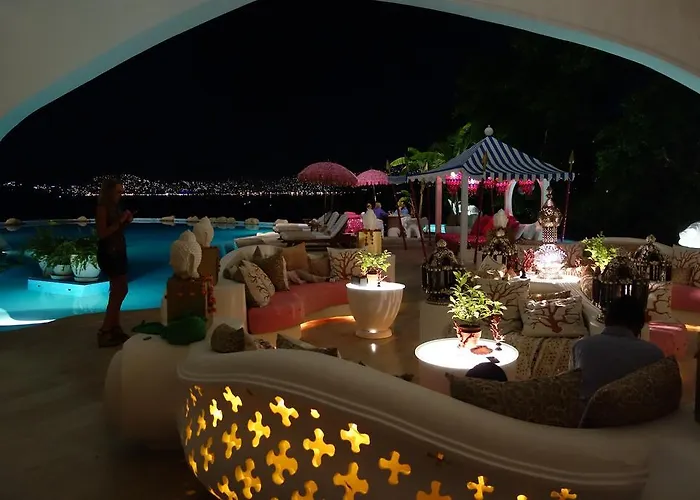 Villa: Arabesque