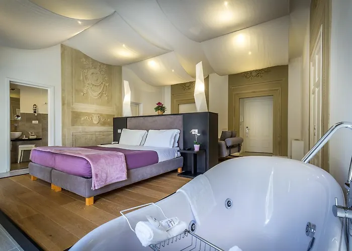 Сity center hotels La Scaletta Al Ponte Vecchio