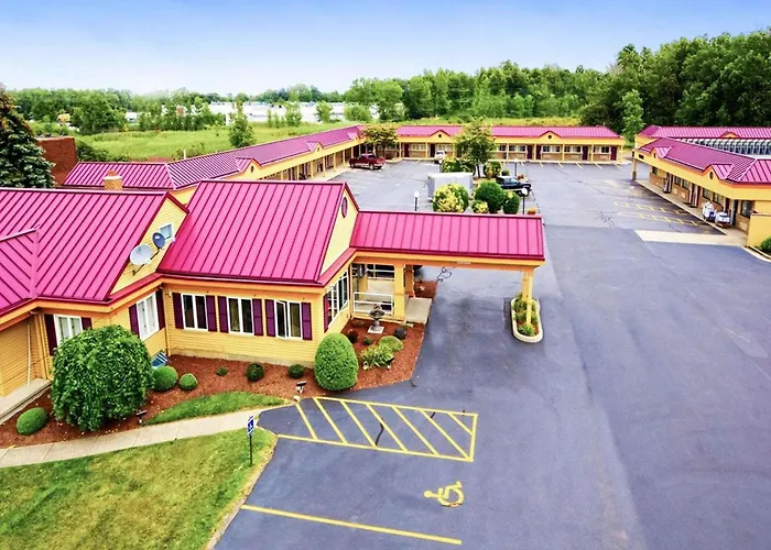 Motel: Amherst Inn & Suites