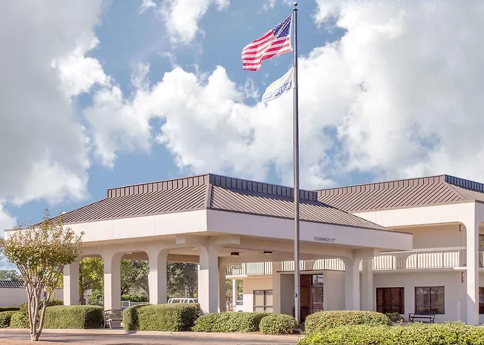 Executive Inn & Suites