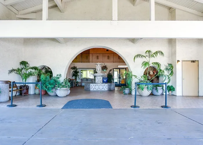 Hotel 5 estrelas: California Suites Hotel