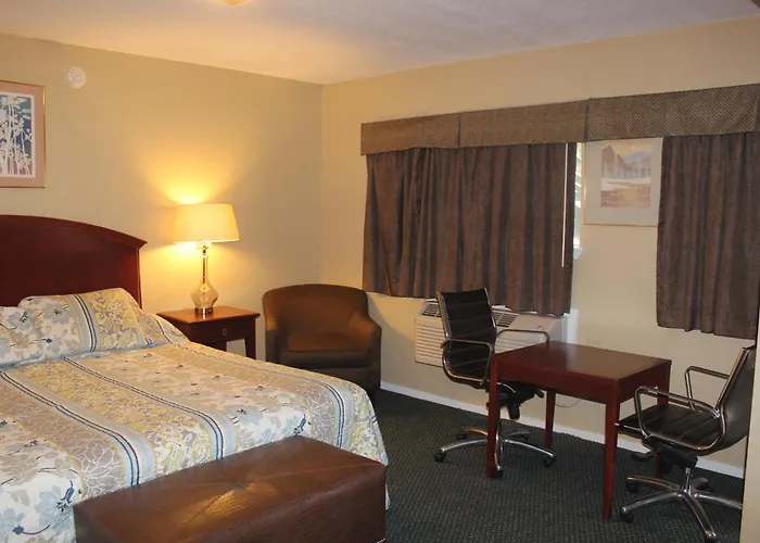Pet Friendly hotel: Ranch House Inn & Suites