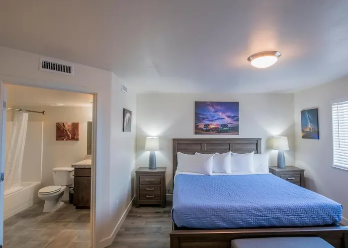 Cheap hotel: Moab Redcliff Condos
