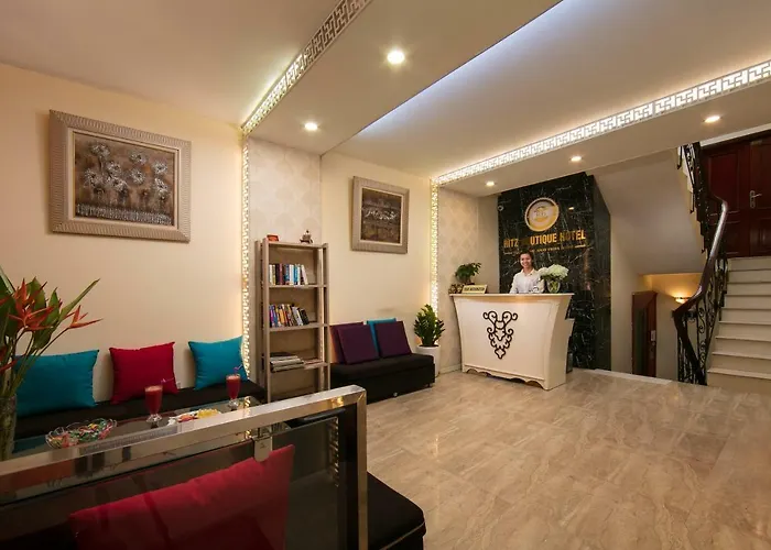 Hotel near College: Hanoi Ritz Boutique Hotel