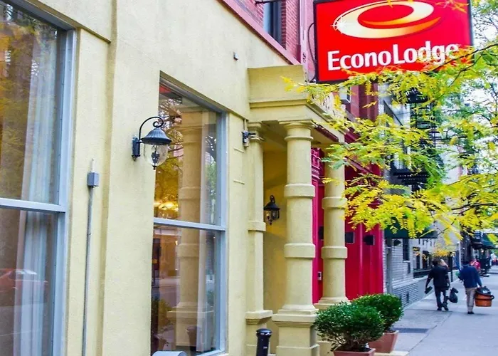 Pet Friendly hotel: Econo Lodge Times Square