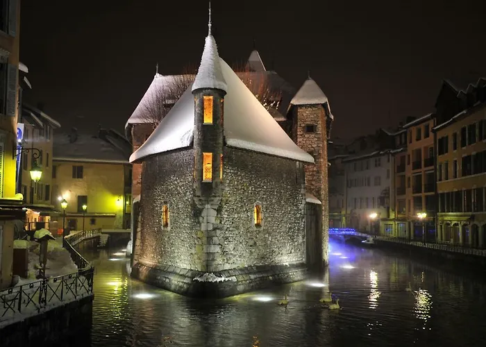 Les Suites Sainte Claire