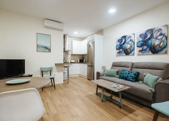Hotel cerca del colegio: Apartamento Aitana, vistas Iglesia Magdalena desde Azotea