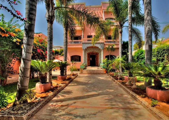 Lhostel A