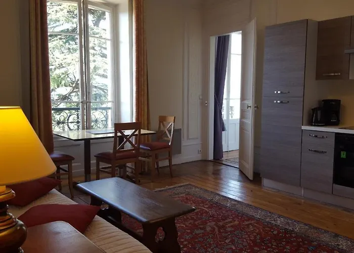 Animaux admis Aux Meubles Du Manoir