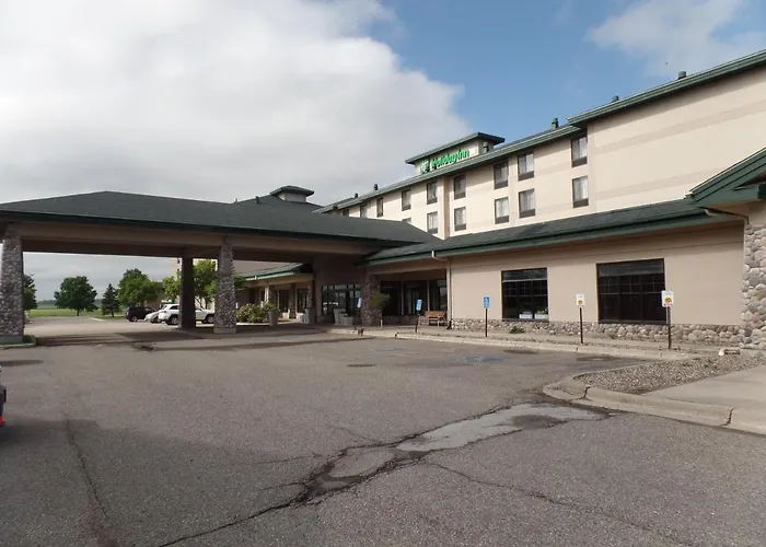 In Luxury hotels Holiday Inn & Suites Owatonna