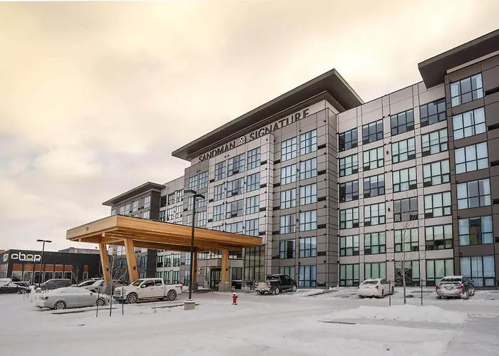 4 star hotel: Sandman Signature Sherwood Park Hotel