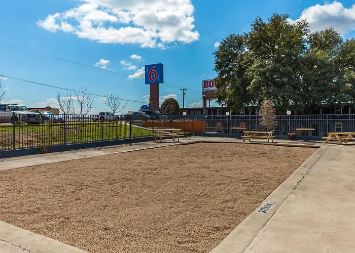 Hotel: Motel 6-Temple, Tx